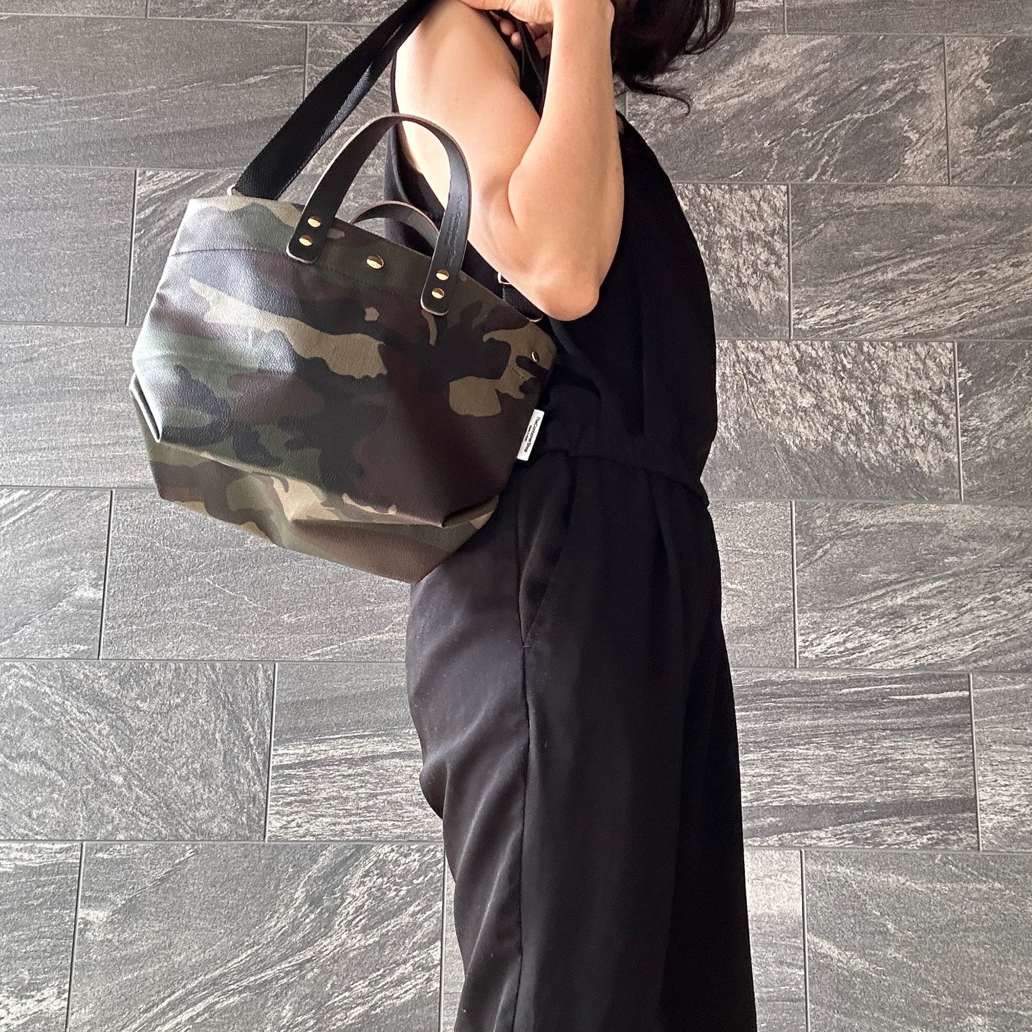 残わずか<ギフト>「軽くて拭ける」Coated PVC(WM)または(SQ) 旧Camouflage