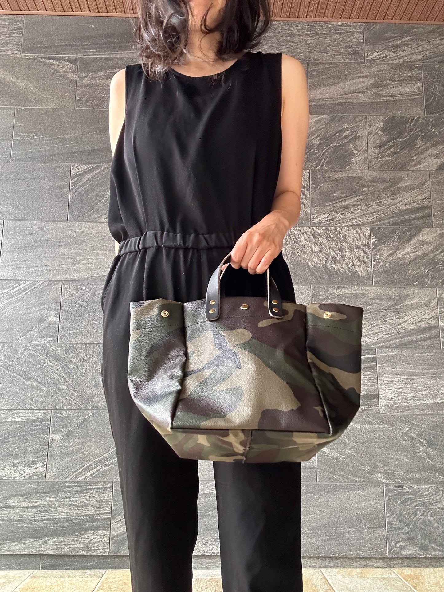 残わずか<ギフト>「軽くて拭ける」Coated PVC(WM)または(SQ) 旧Camouflage