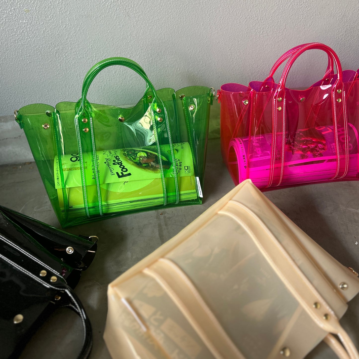 Color PVC clear bag (all-clear tote L) in glass green.