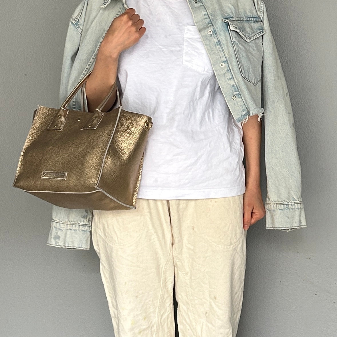 Cow Leather (Tote M) Argento