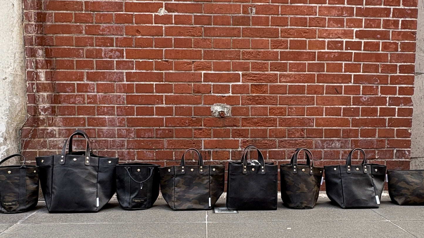 「軽くて拭ける」Coated PVC Camouflage(POCHETTE S)