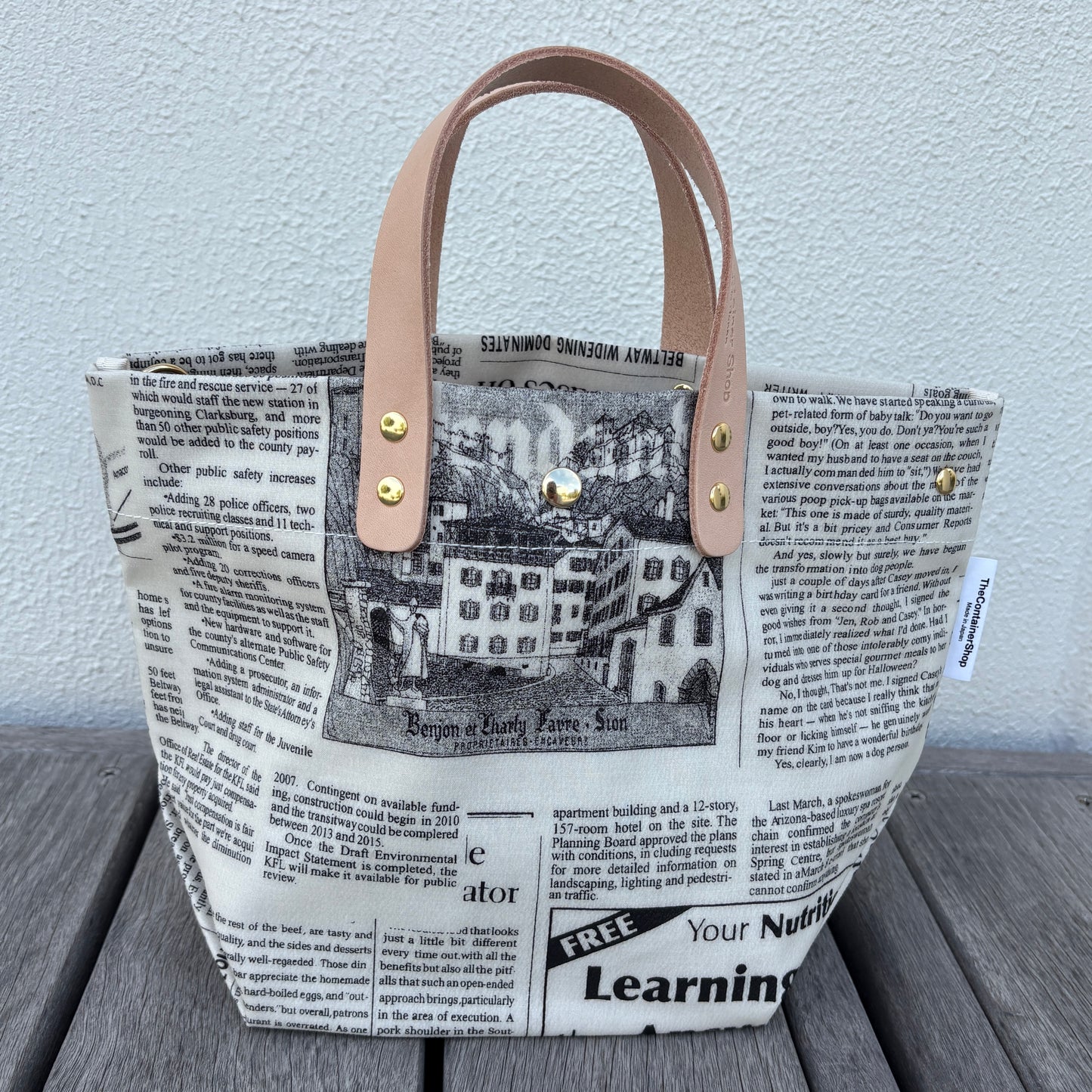 「軽くて拭ける」Coated PVC(WM) Newspaper