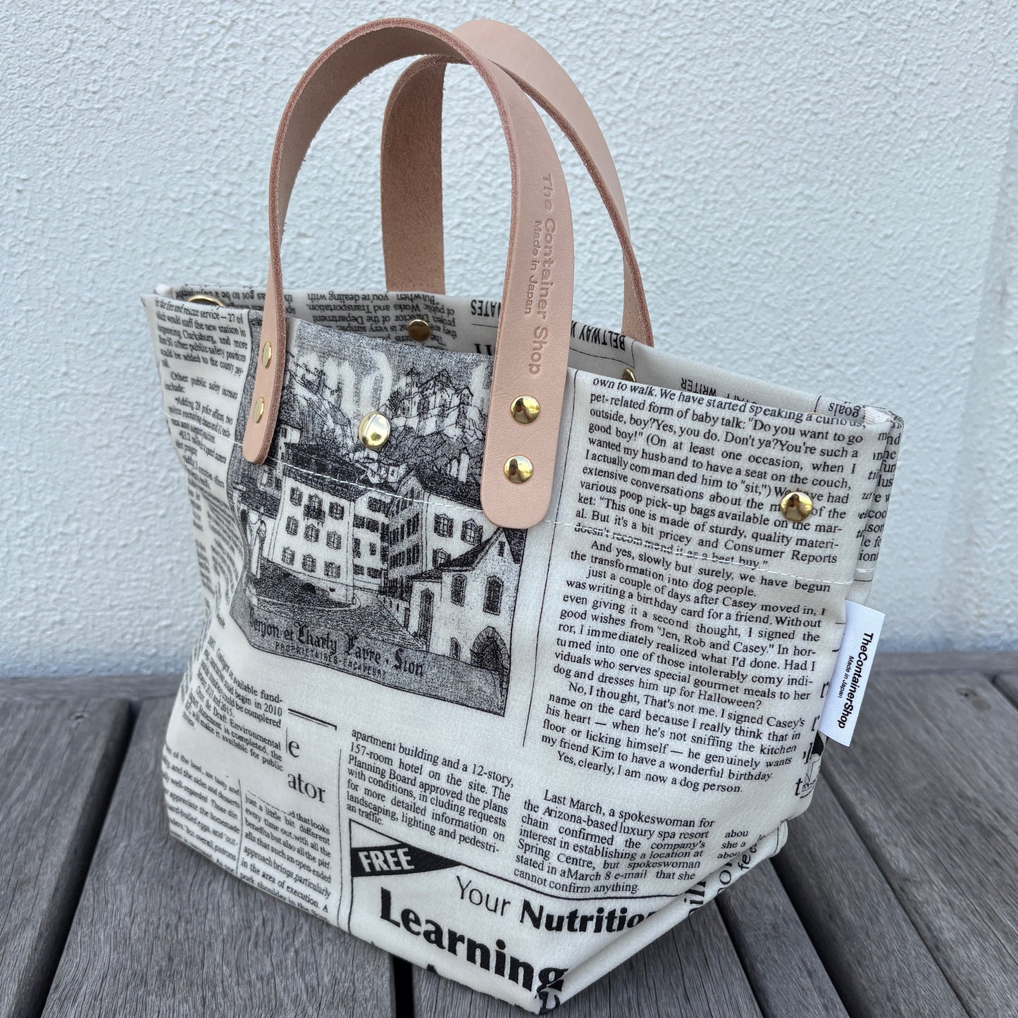 「軽くて拭ける」Coated PVC(WM) Newspaper