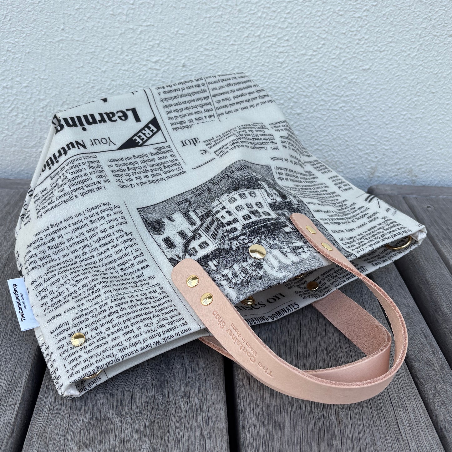 「軽くて拭ける」Coated PVC(WM) Newspaper