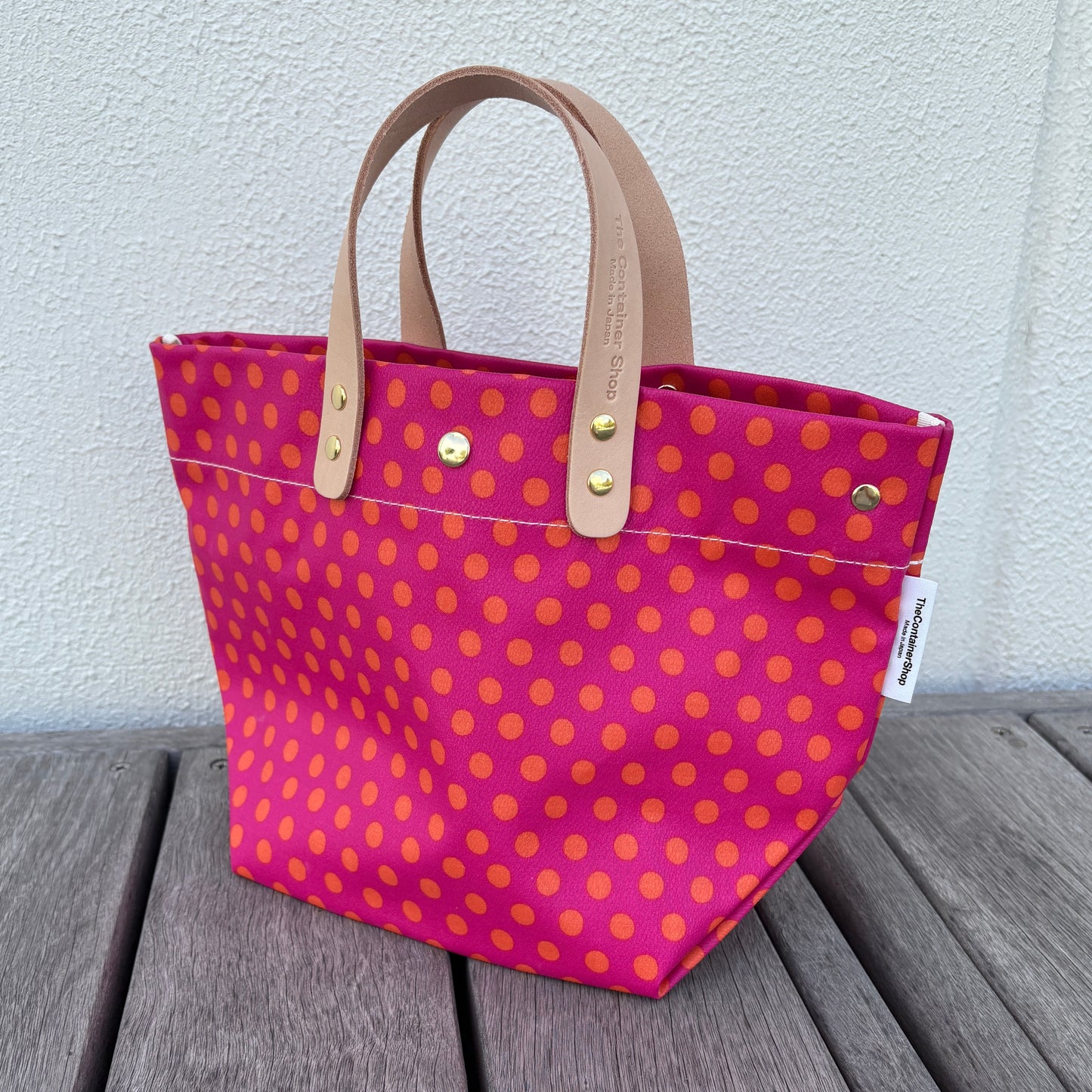 「軽くて拭ける」Coated PVC(WM) Polka Dots
