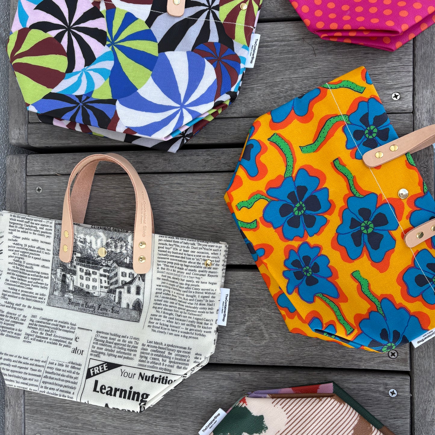 残りわずか「軽くて拭ける」Coated PVC(SQ)Polka Dots