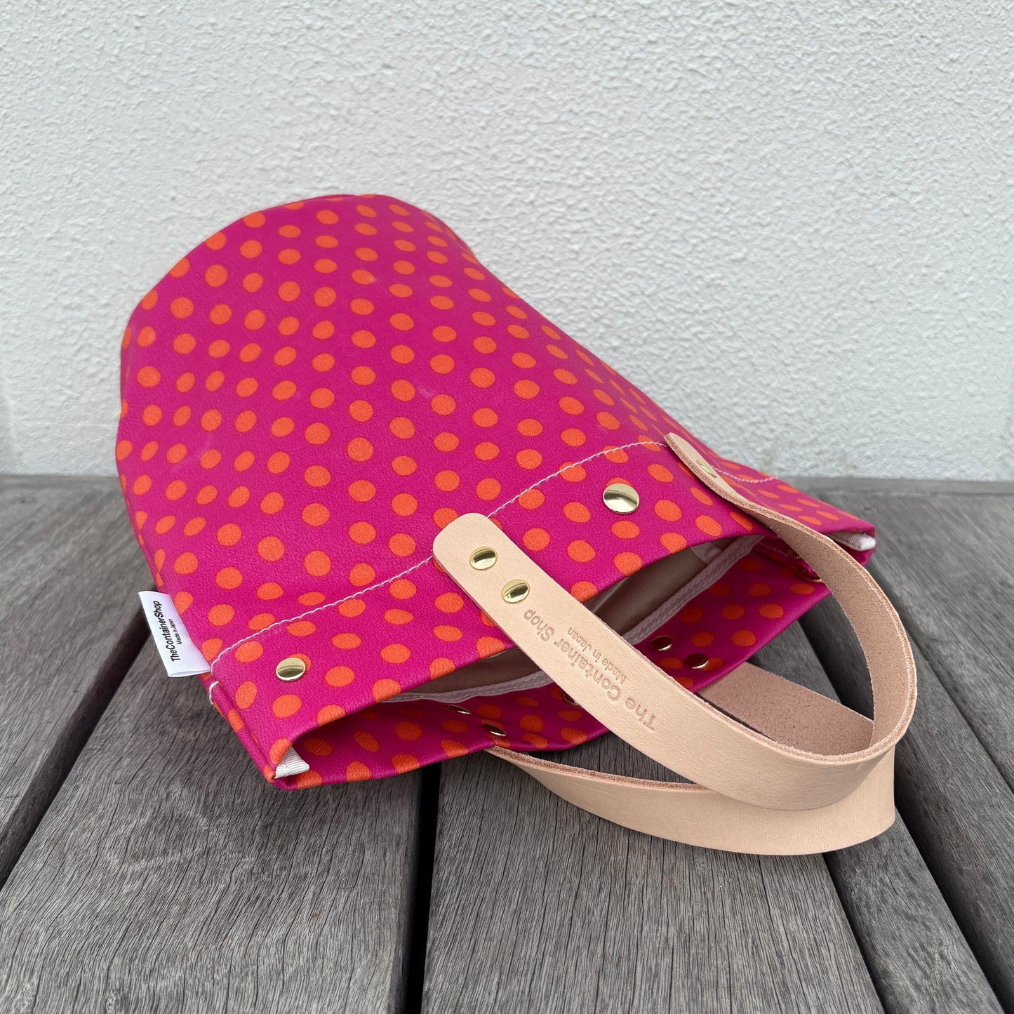 「軽くて拭ける」Coated PVC(丸底バッグ)Polka Dots