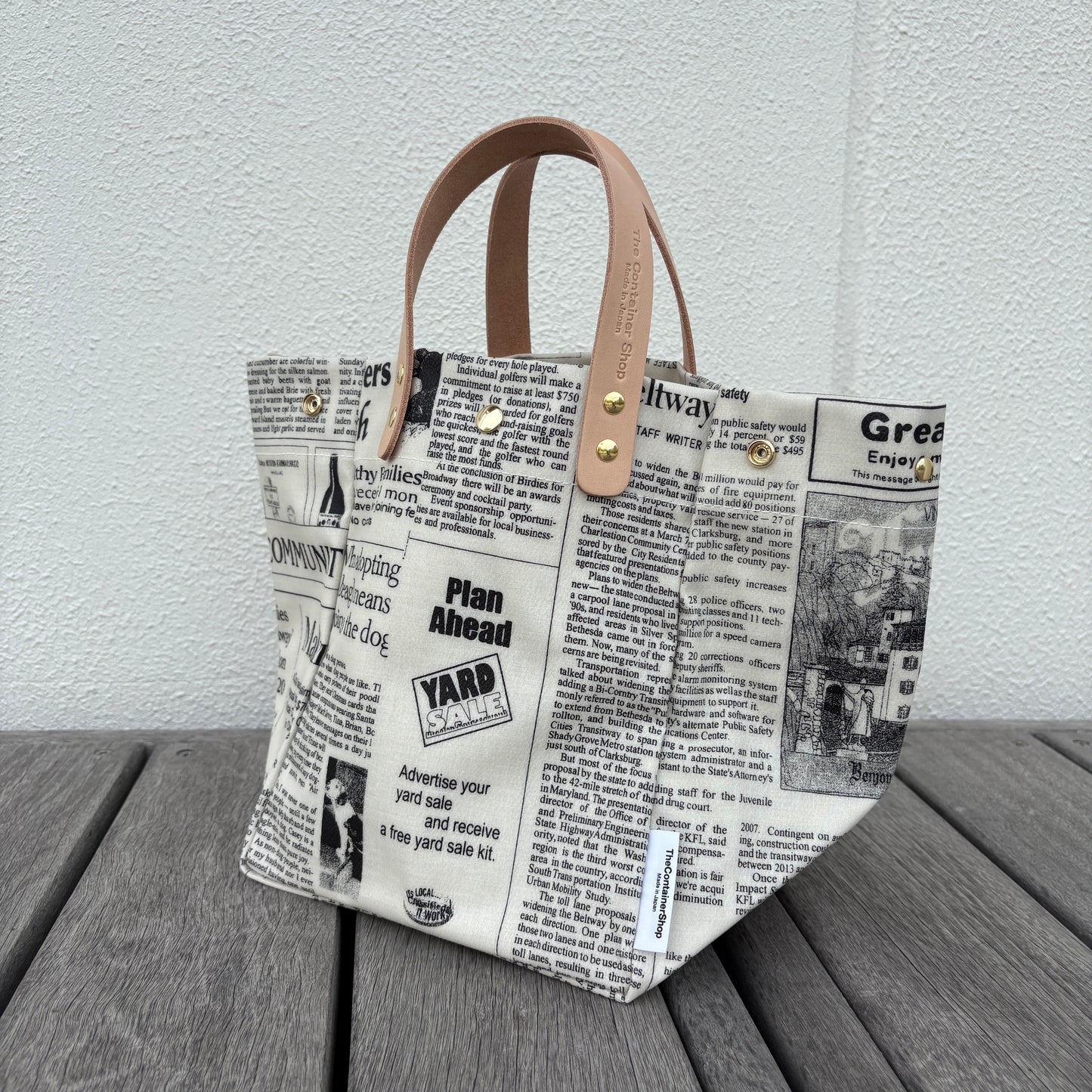 「軽くて拭ける」Coated PVC(SQ)News Paper