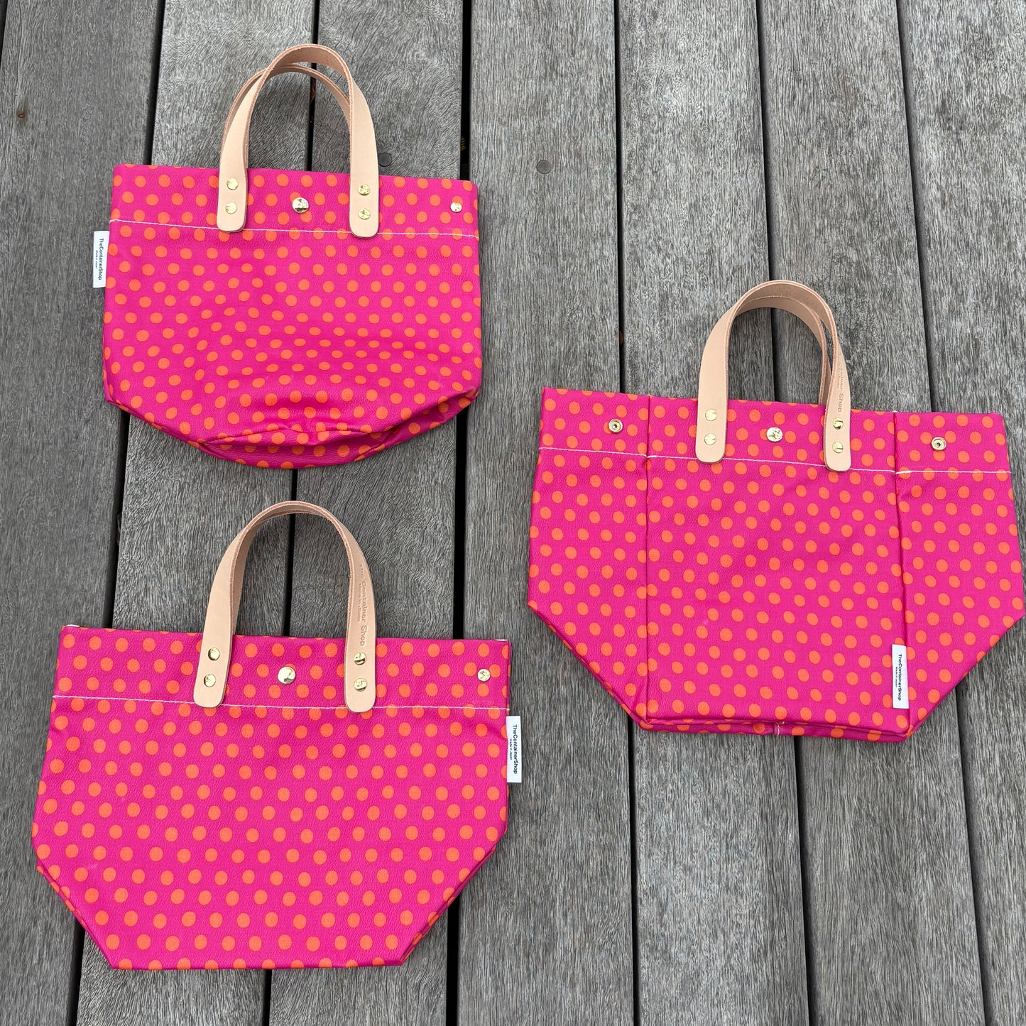 「軽くて拭ける」Coated PVC(丸底バッグ)Polka Dots