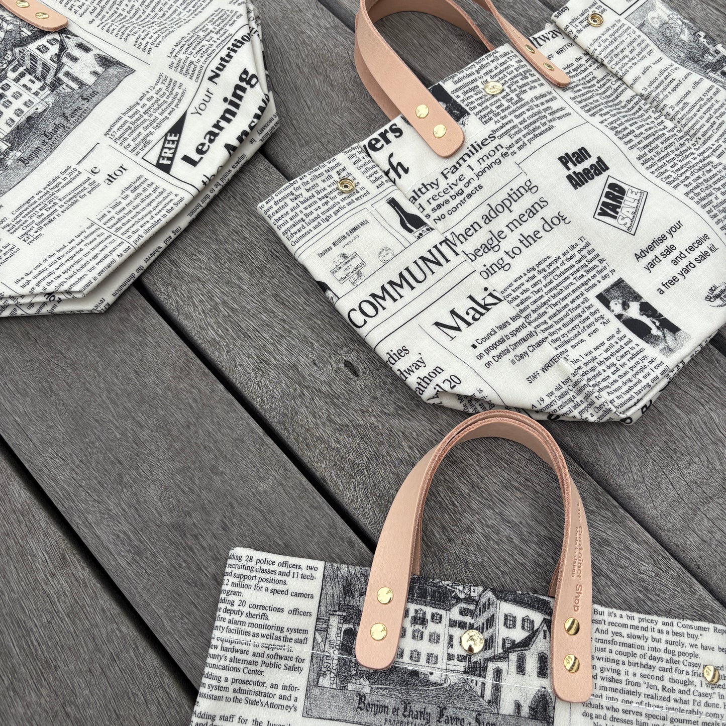 「軽くて拭ける」Coated PVC(WM) Newspaper