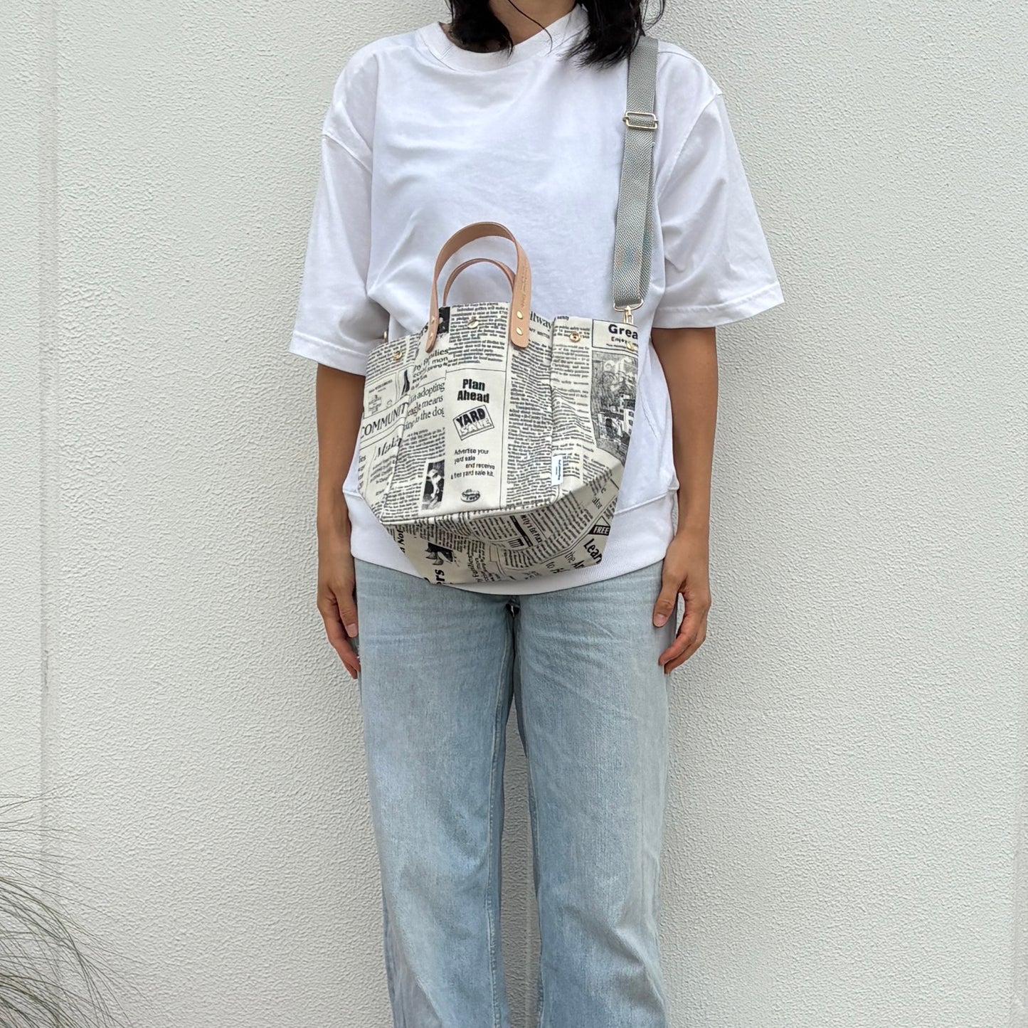 「軽くて拭ける」Coated PVC(SQ)News Paper