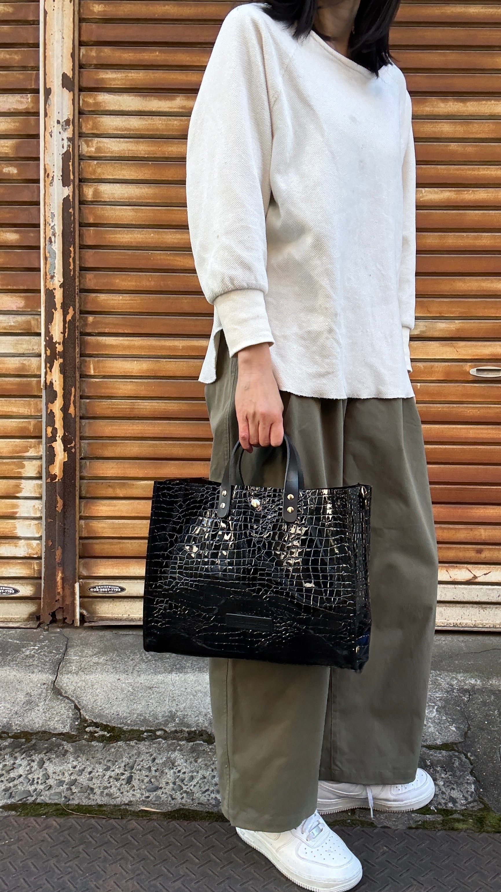 再販3月納品＞Colored PVC(LeatherHandle)Tote L/ 🐊Crocodile Black