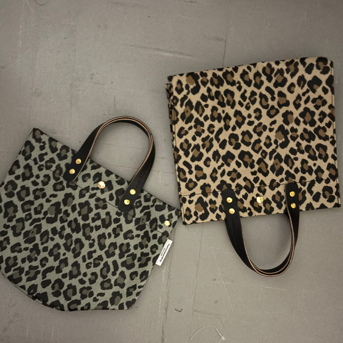 "Lightweight and Wipable" Coated PVC Camouflage (Round Bottom) B