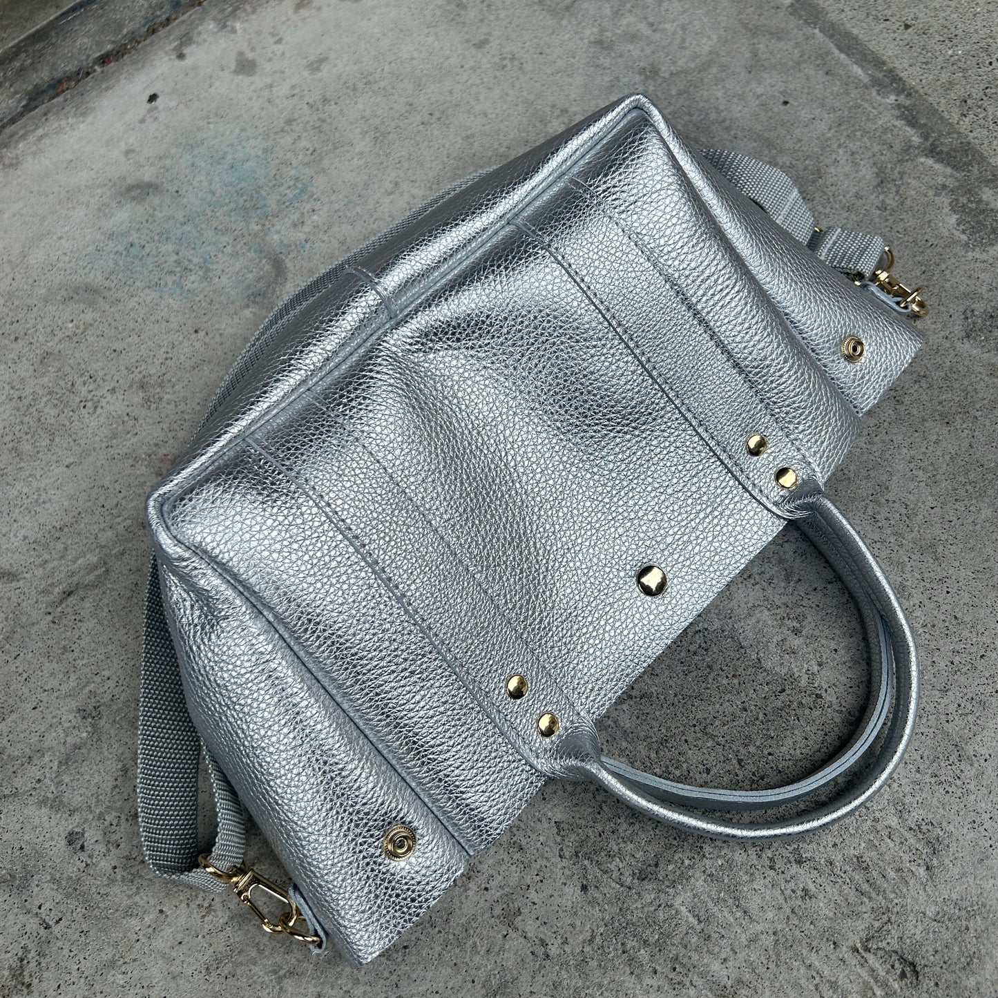 Cow Leather (Shallow Tote Size) ARGENTO