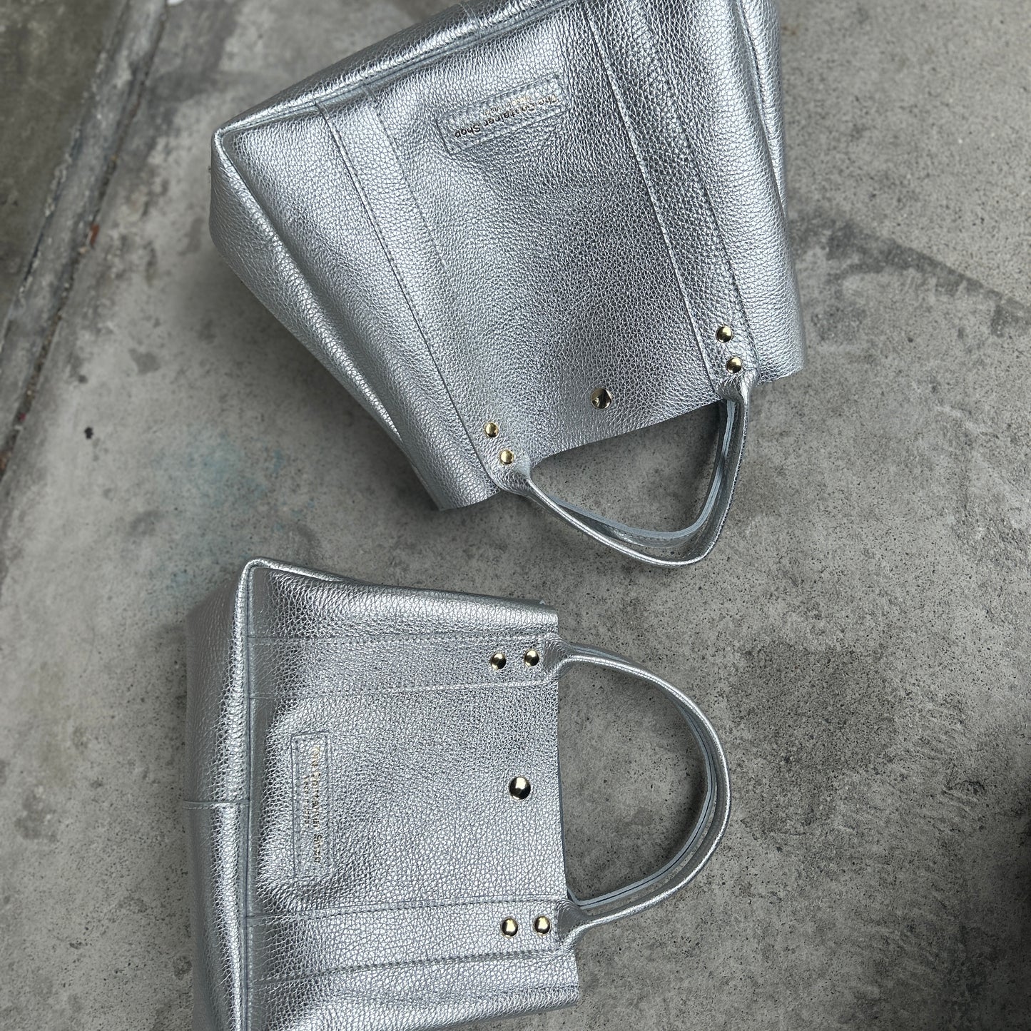 Cow Leather (Shallow Tote Size) ARGENTO