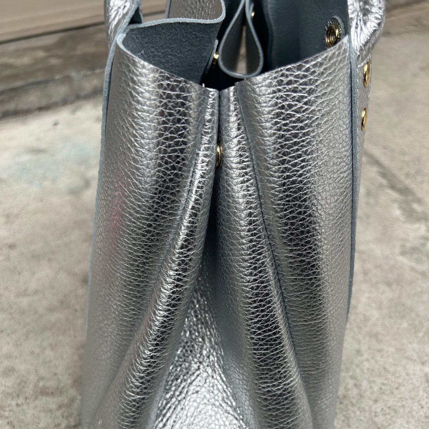 Cow Leather (Shallow Tote Size) ARGENTO