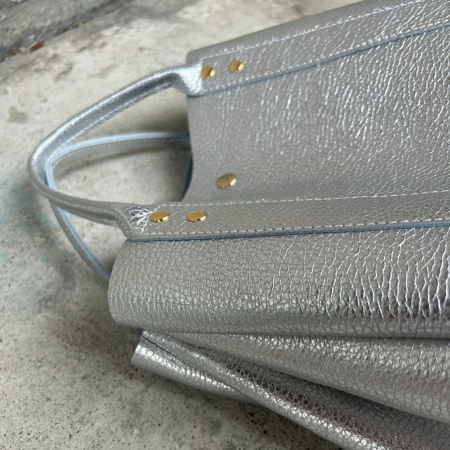 Cow Leather (Shallow Tote Size) ARGENTO