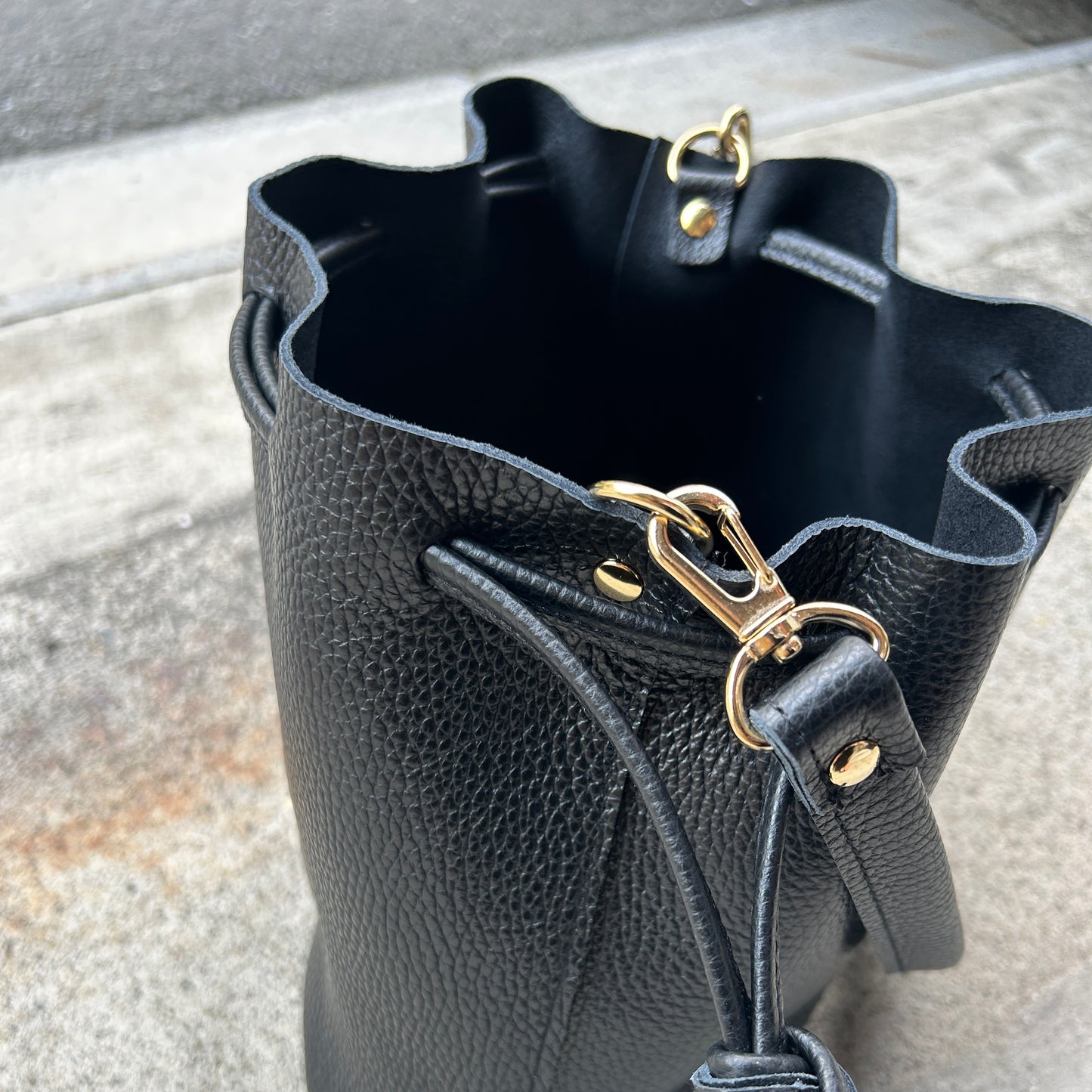 Cow Leather(Kinchaku) BLACK