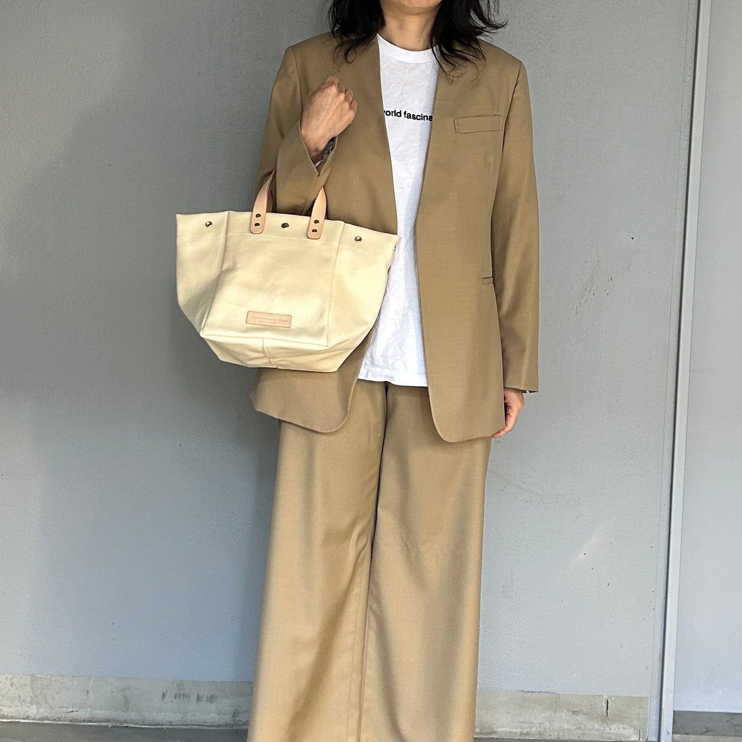 「軽くて拭ける」Coated PVC(SQL)IVORY