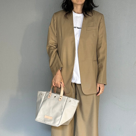 「軽くて拭ける」Coated PVC(SQ)SILVER GREY
