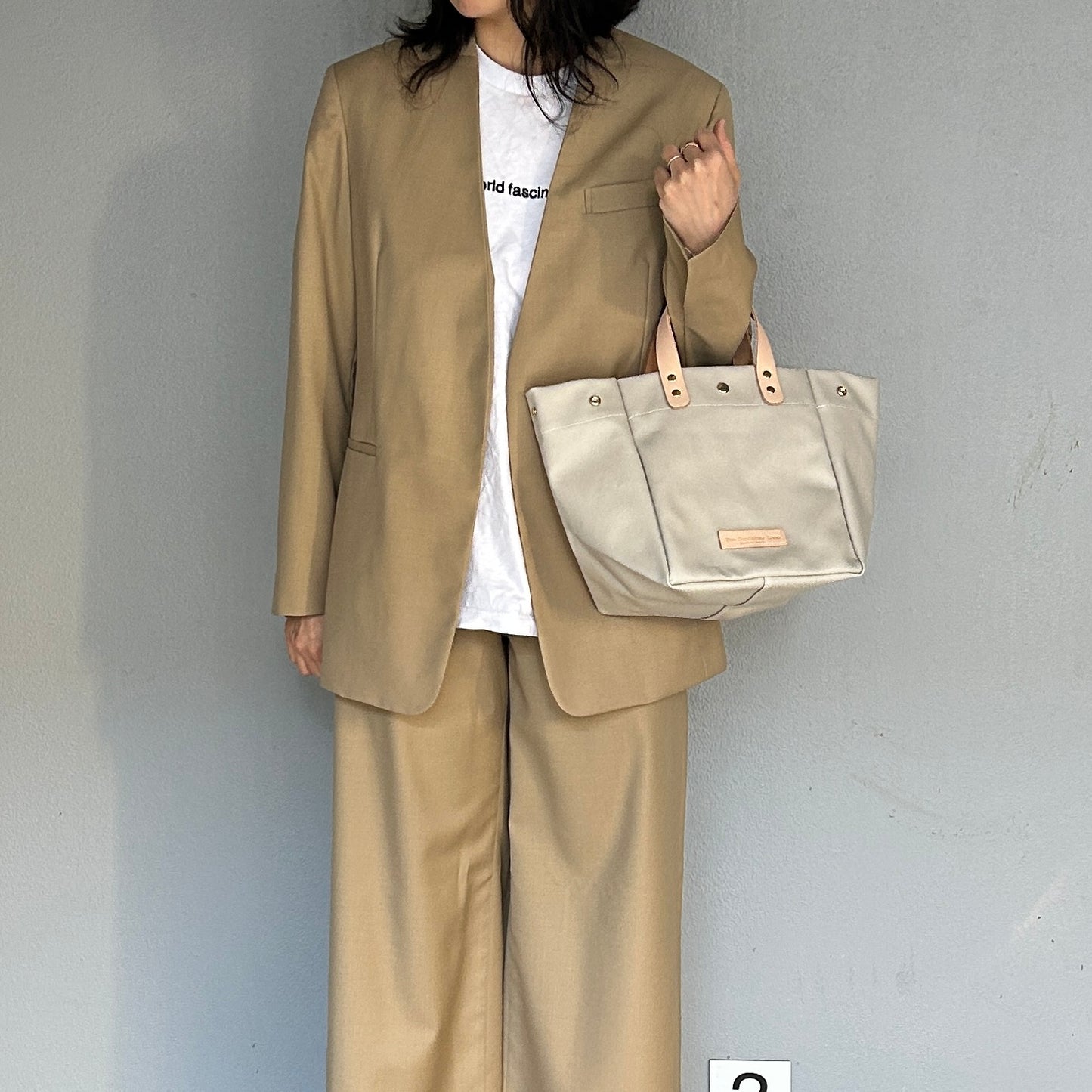 「軽くて拭ける」Coated PVC(SQ)SILVER GREY