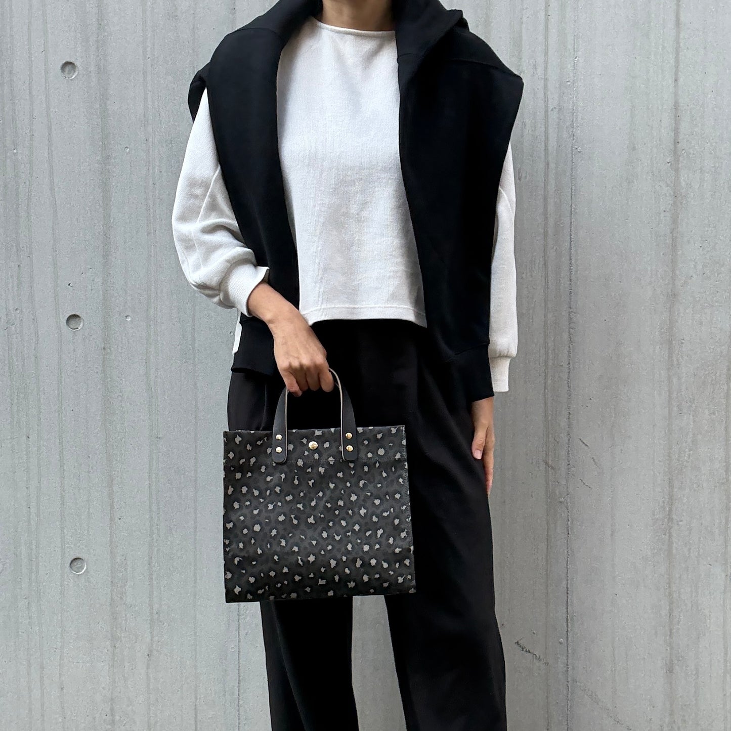 <数量限定>「軽くて拭ける」Coated PVC Leopard(Rectangle M)