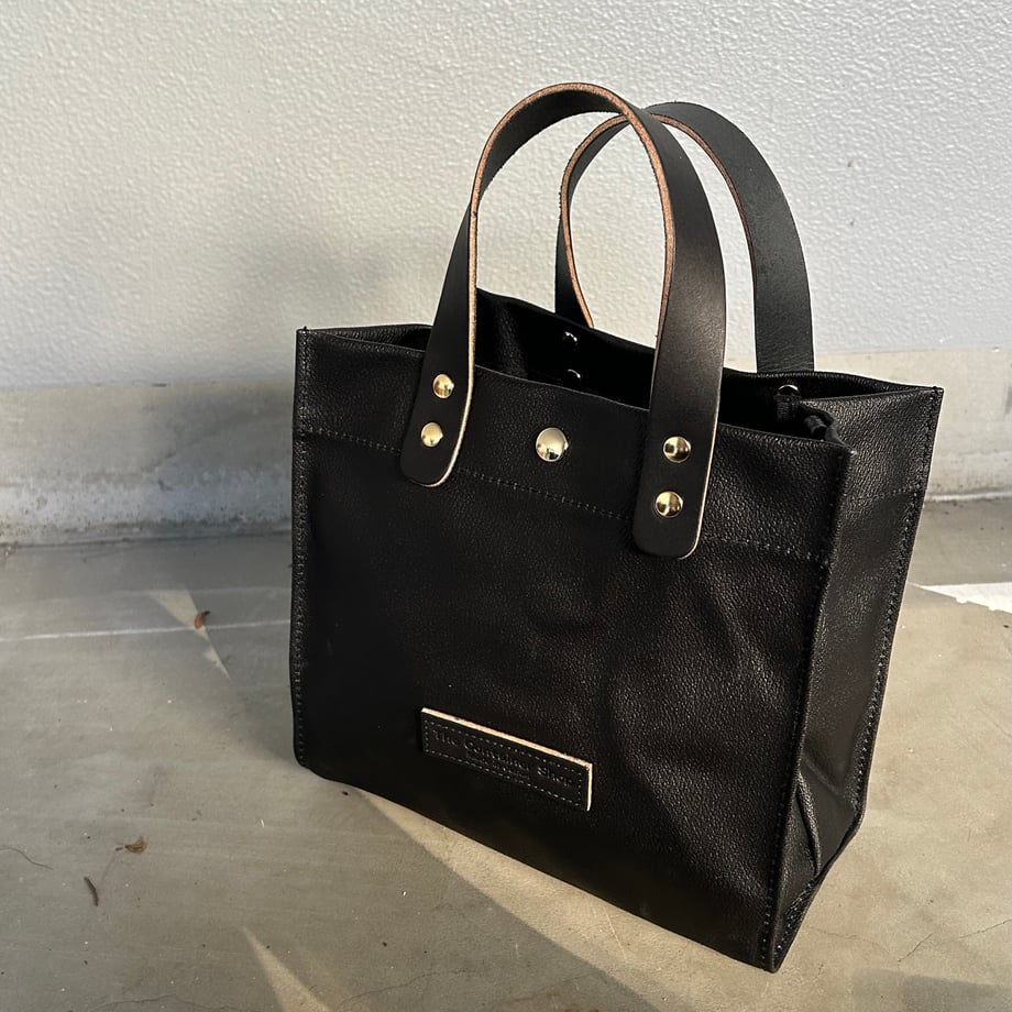 "Lightweight and wipeable" Coated PVC (Rectangle S) BLACK