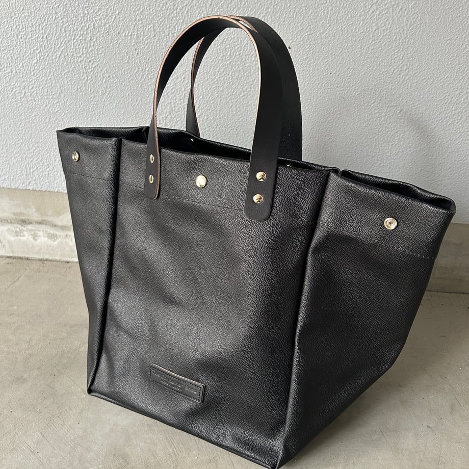 「軽くて拭ける」Coated PVC(SQL)BLACK