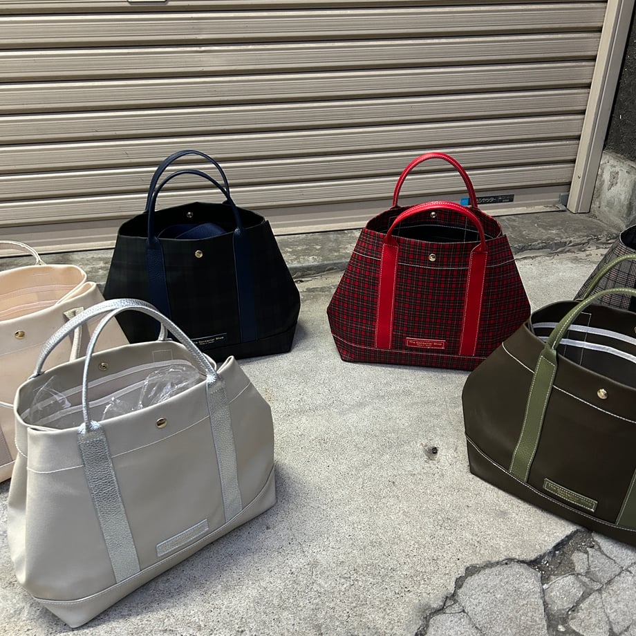 「軽くて拭ける」Coated PVC(TOTE L) Silver Grey