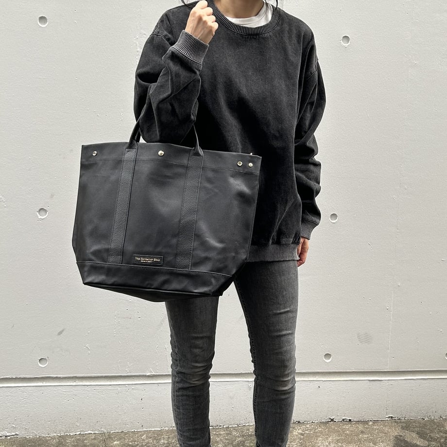 「軽くて拭ける」Coated PVC(TOTE L) Black