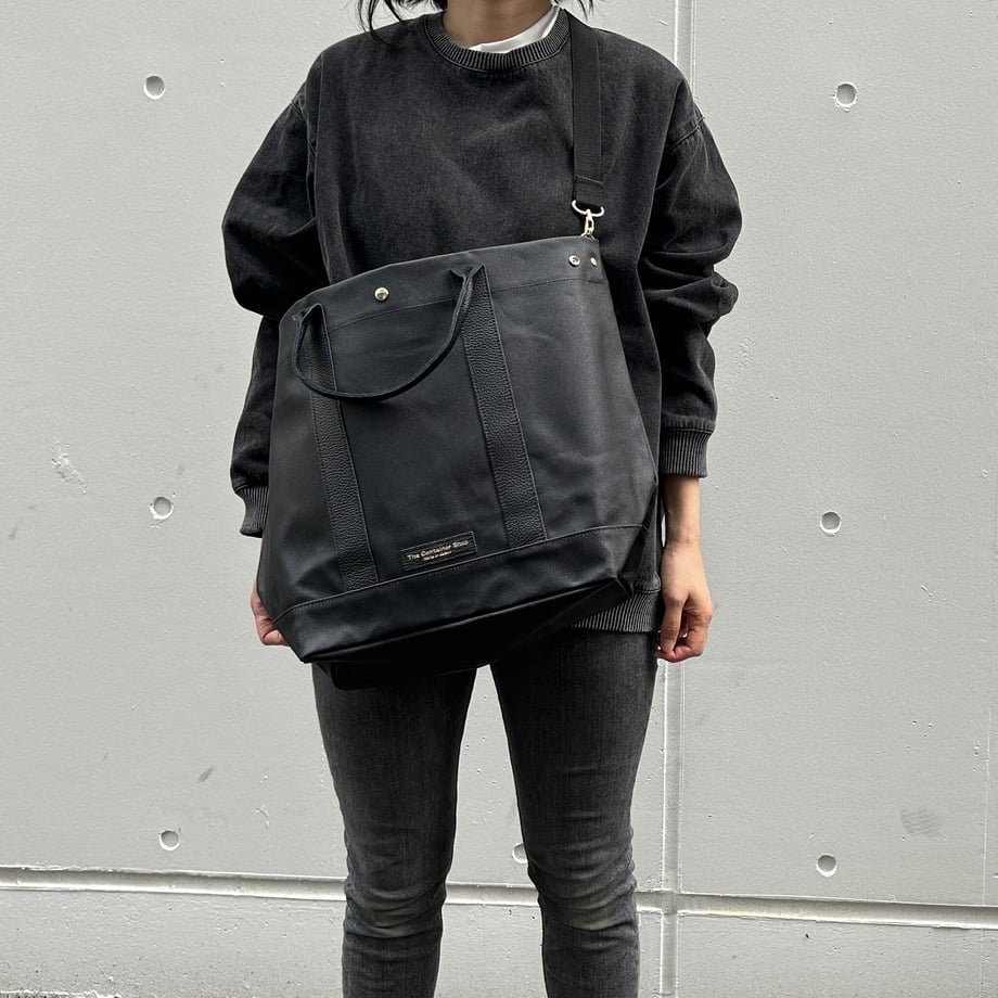「軽くて拭ける」Coated PVC(TOTE L) Black