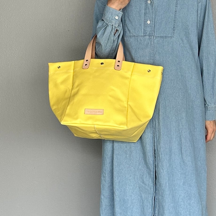 「軽くて拭ける」Coated PVC(SQL)CREAM YELLOW