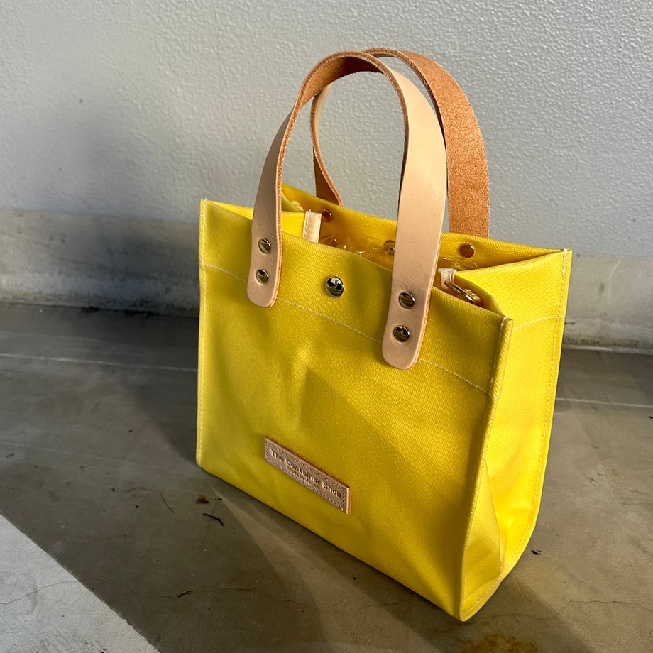 "Lightweight and wipeable" Coated PVC (Rectangle S) CREAM YELLOW