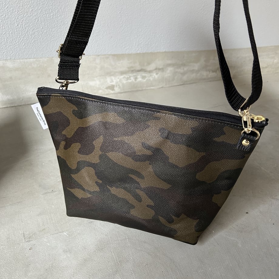 "Lightweight and Wipeable" Coated PVC (POCHETTE) Camouflage