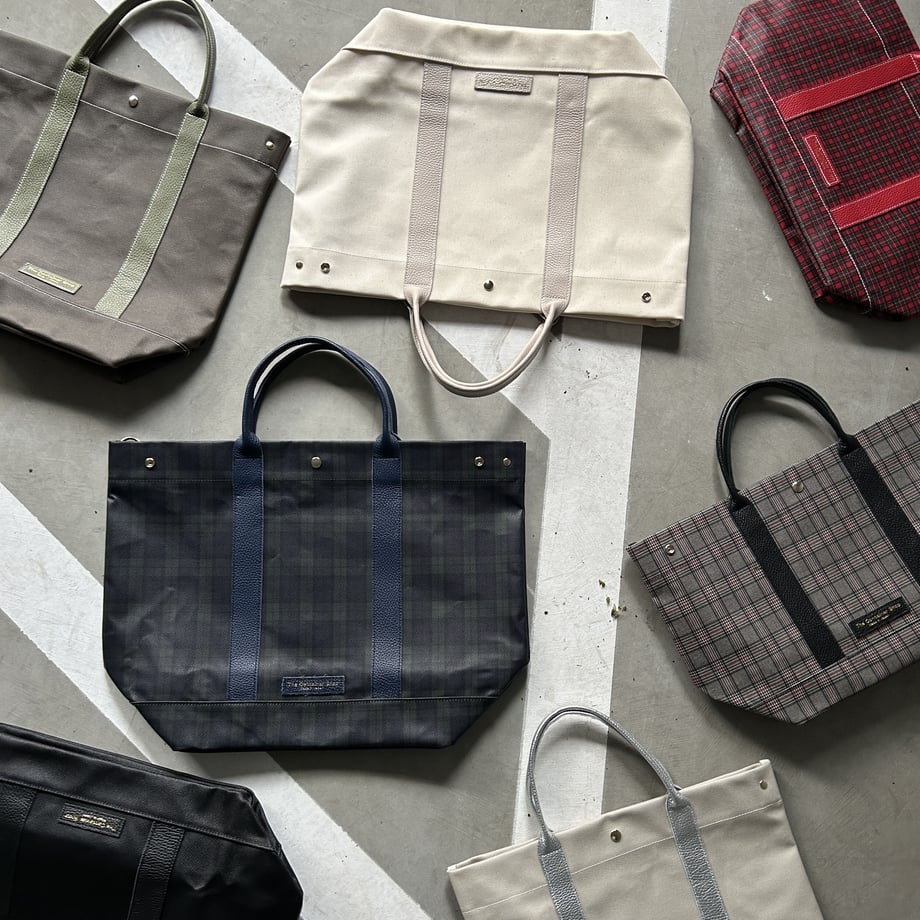 「軽くて拭ける」Coated PVC(TOTE L) Silver Grey
