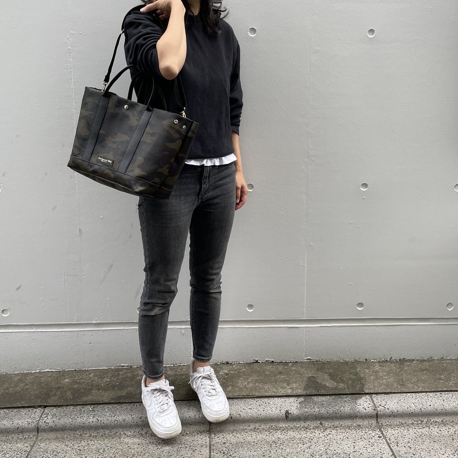 「軽くて拭ける」Coated PVC Camouflage(TOTE M)