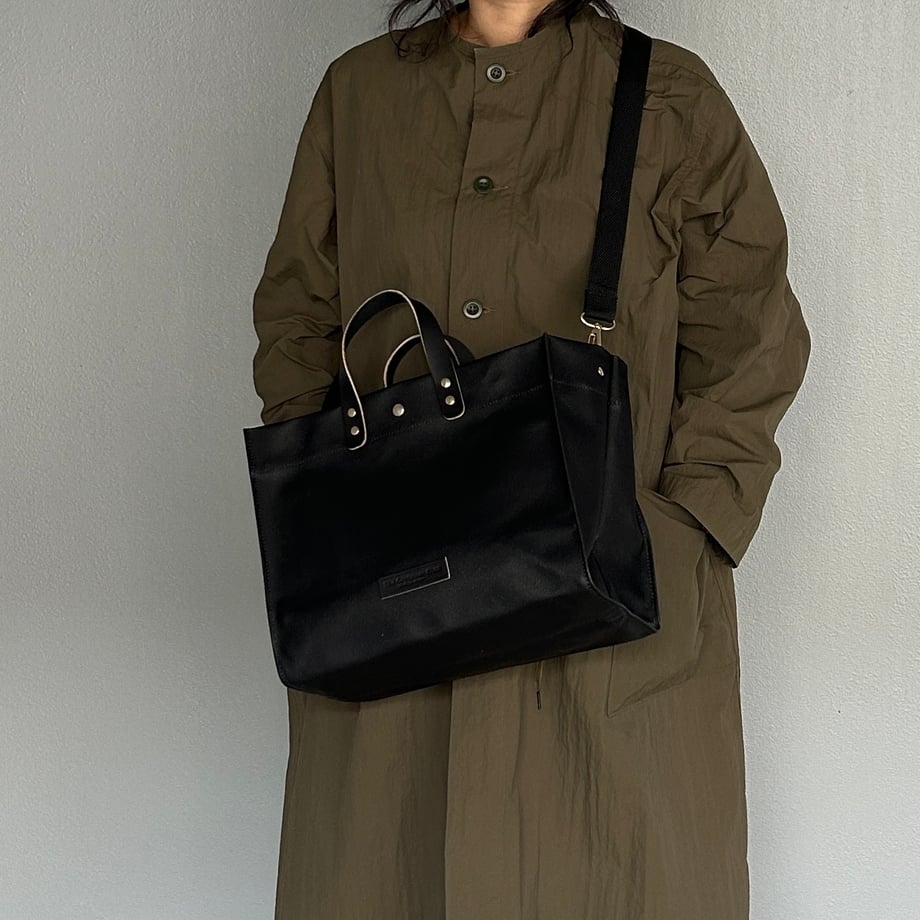 "Lightweight and wipeable" Coated PVC (Rectangle L) BLACK