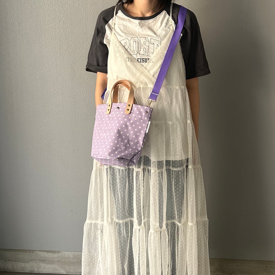 3,500 yen (tax included) "Wipeable" PVC processing (round bottom tote) dot pattern