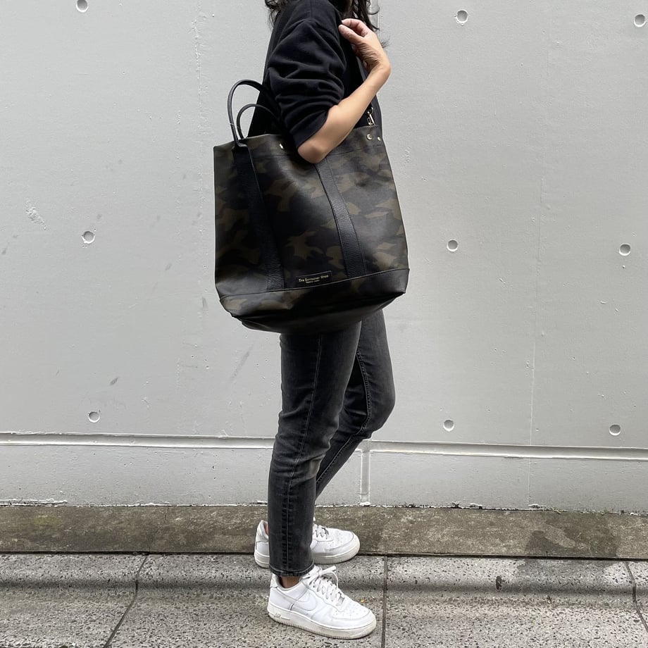 "Lightweight and wipeable" Coated PVC Camouflage (TOTE L)