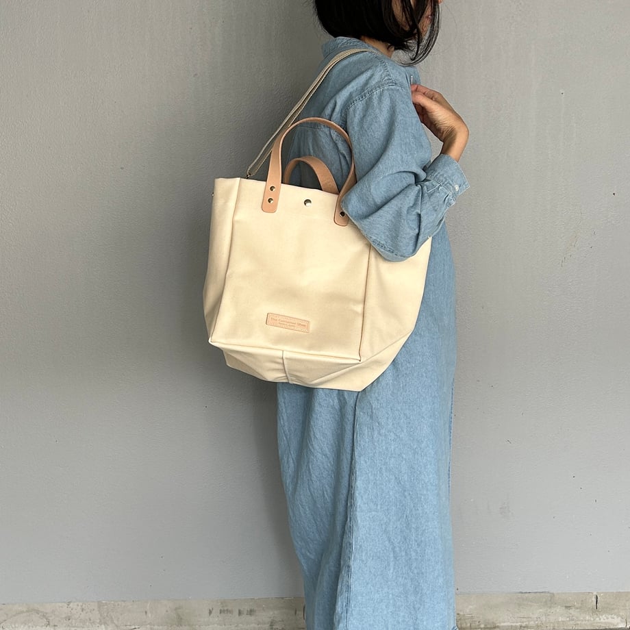 「軽くて拭ける」Coated PVC(SQL)IVORY