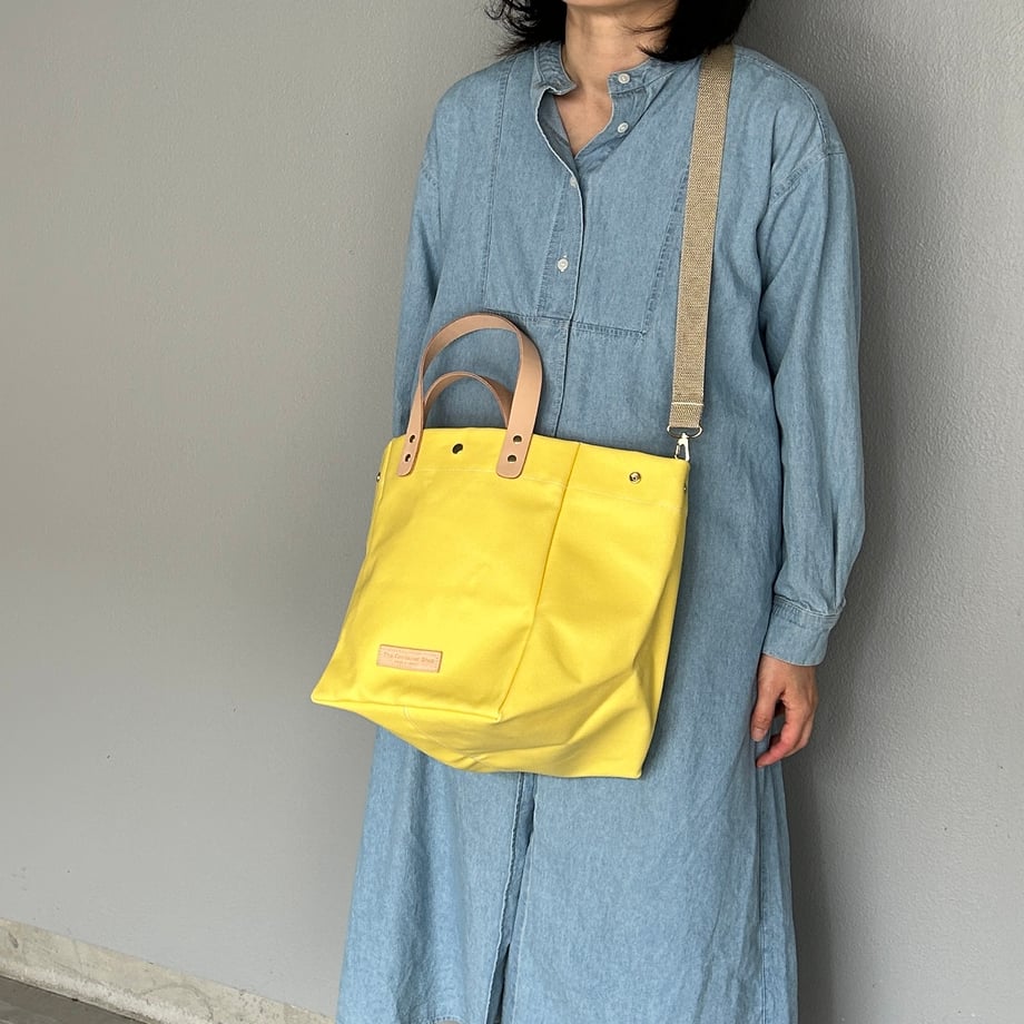 「軽くて拭ける」Coated PVC(SQL)CREAM YELLOW