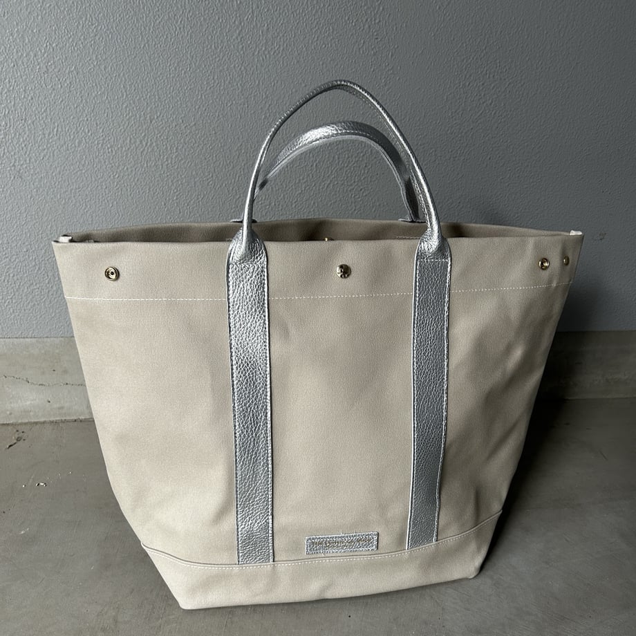 「軽くて拭ける」Coated PVC(TOTE L) Silver Grey