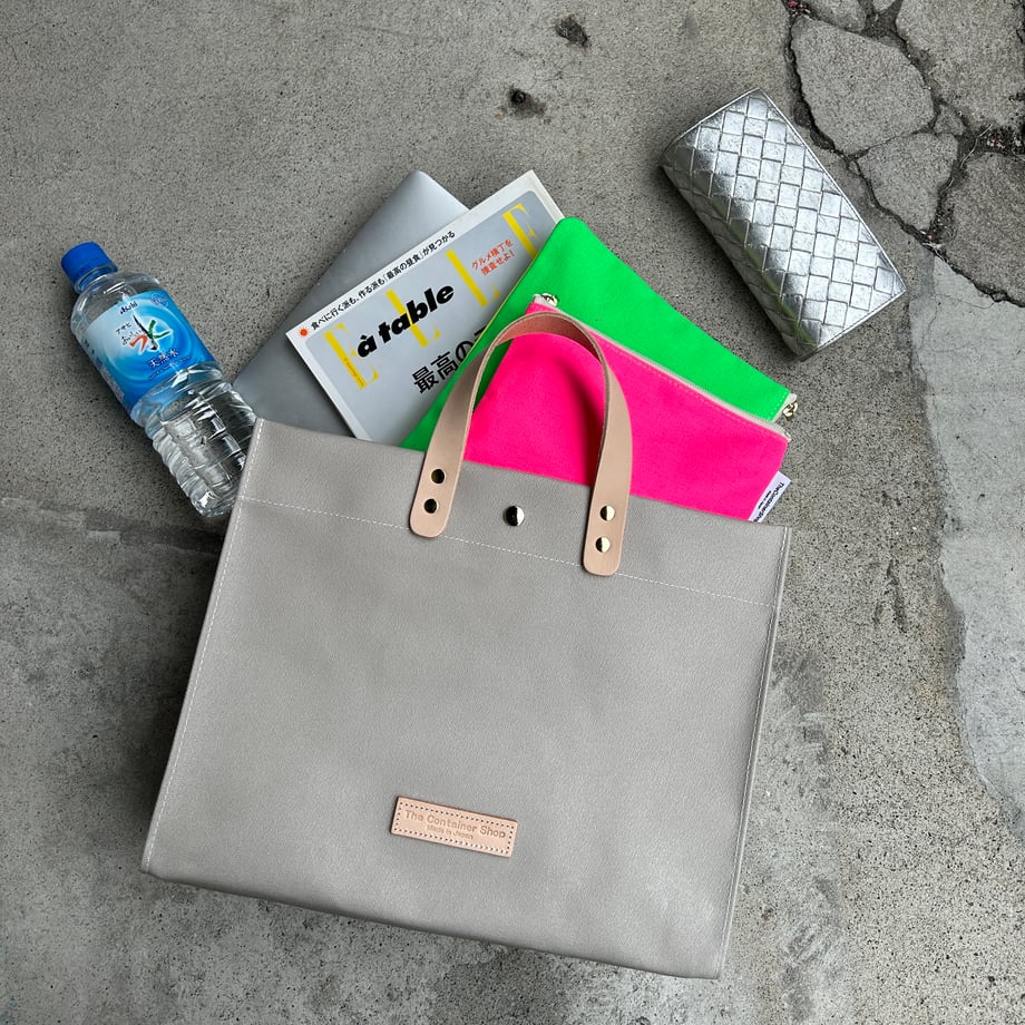 "Lightweight and easy to wipe" Coated PVC (Rectangle L) MILK TEA