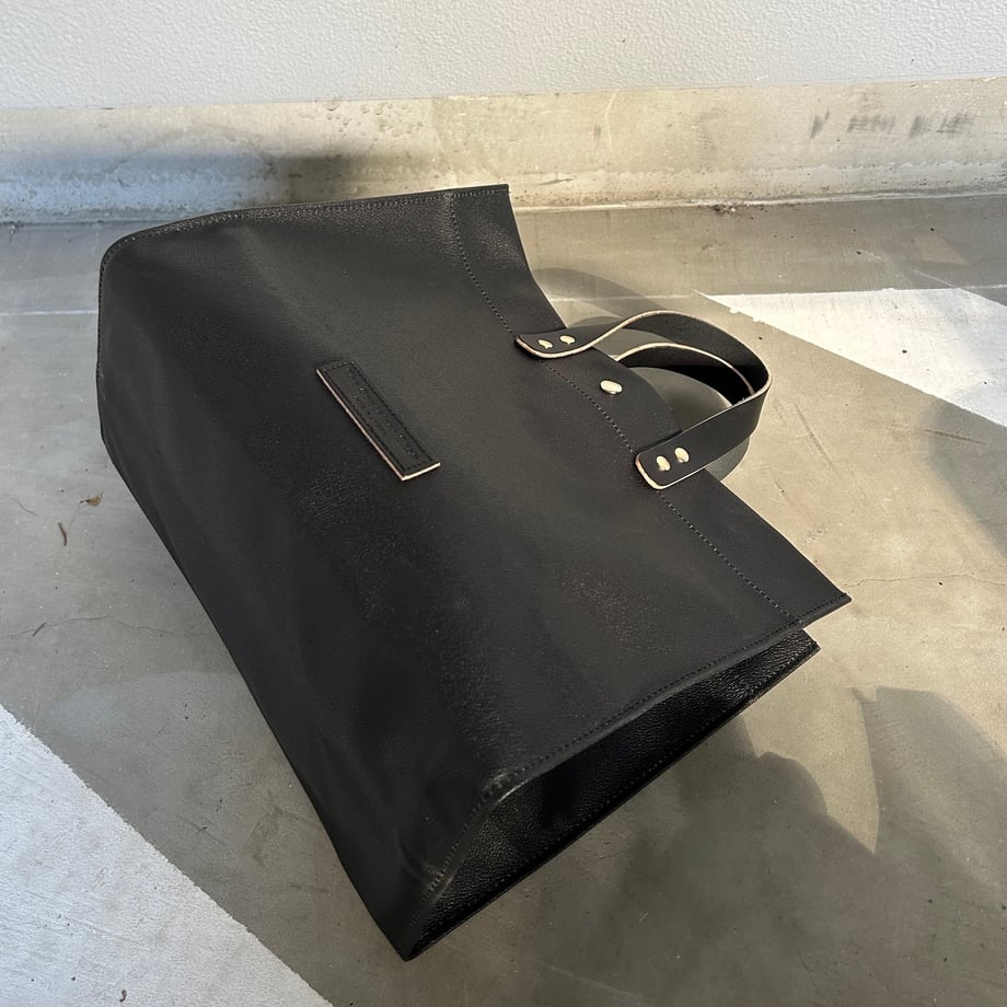 "Lightweight and wipeable" Coated PVC (Rectangle L) BLACK