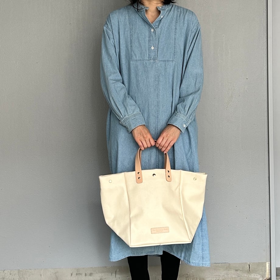 「軽くて拭ける」Coated PVC(SQL)IVORY