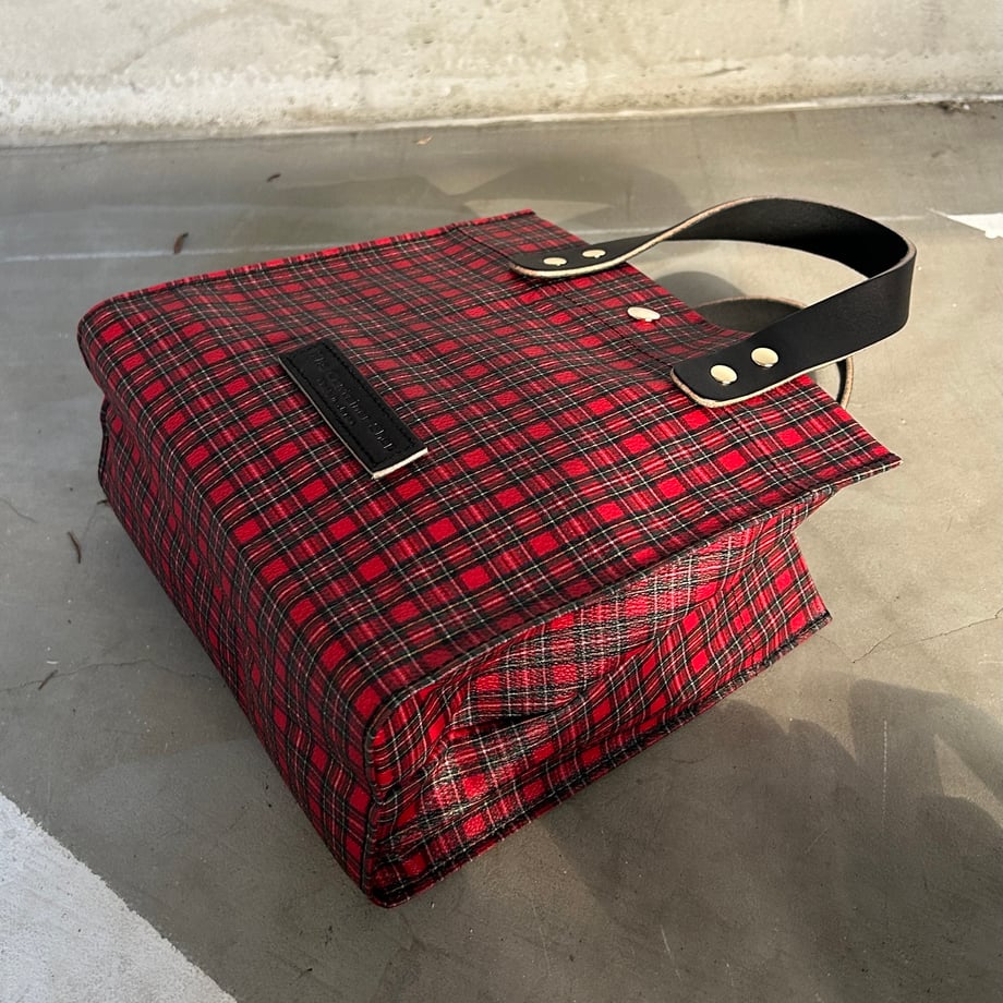 "Lightweight and wipeable" Coated PVC (Rectangle S) Tartan Check