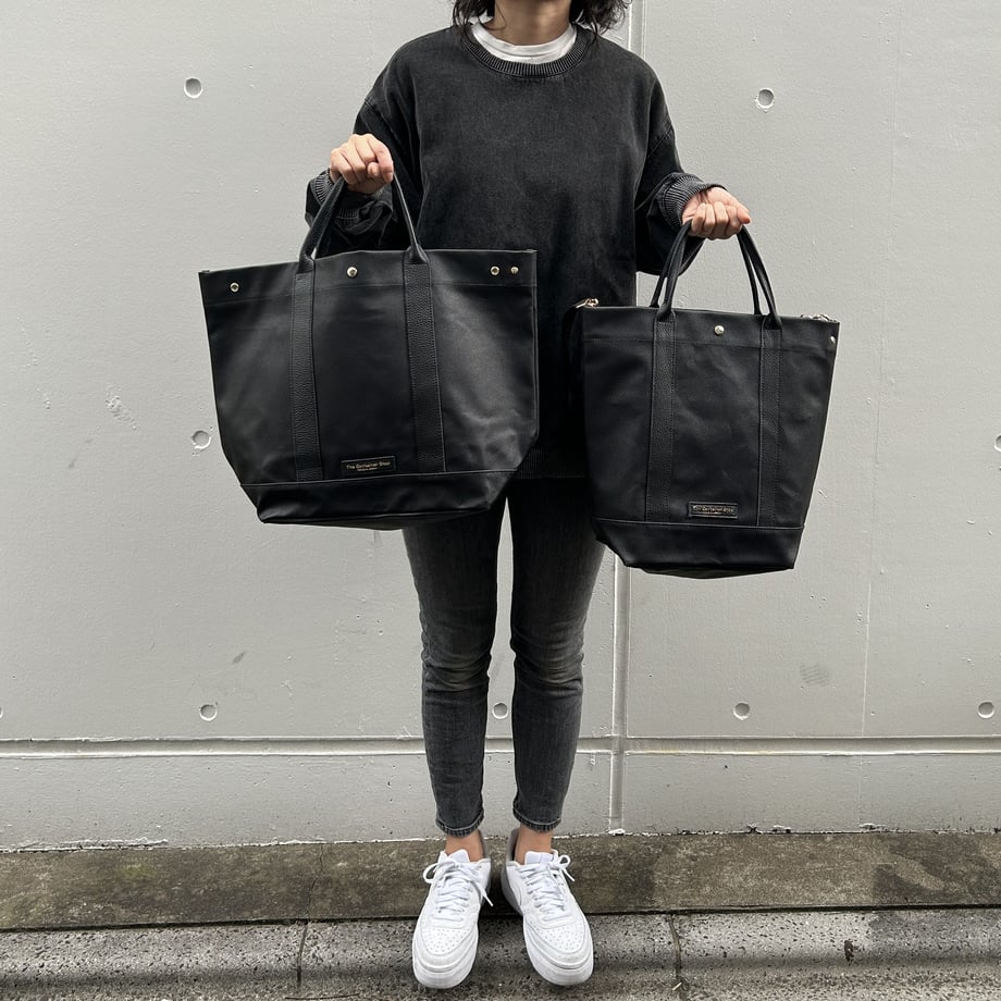 「軽くて拭ける」Coated PVC(TOTE L) Black