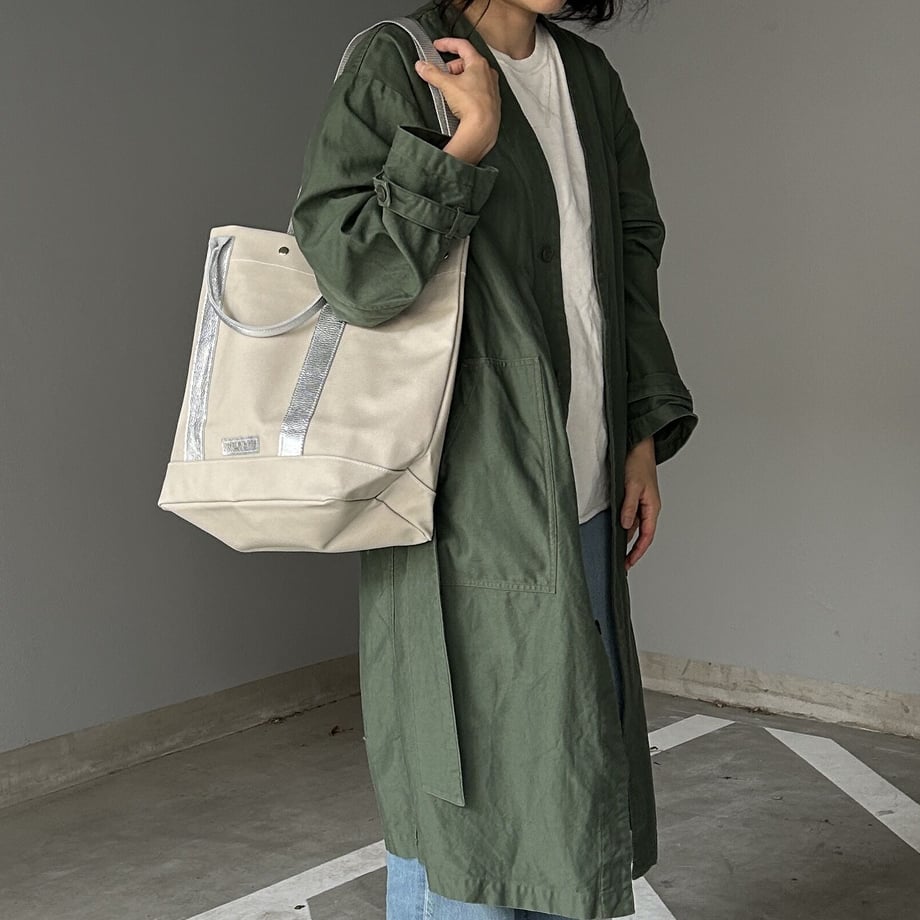 「軽くて拭ける」Coated PVC(TOTE L) Silver Grey