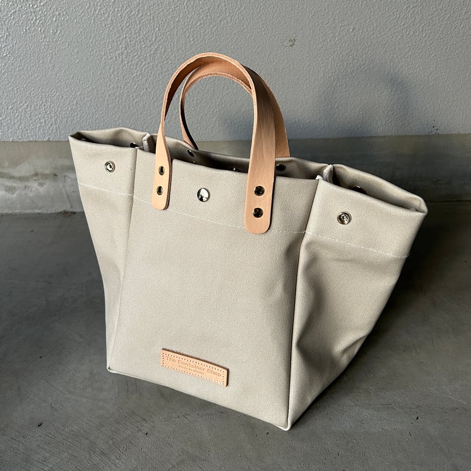 「軽くて拭ける」Coated PVC(SQ)SILVER GREY