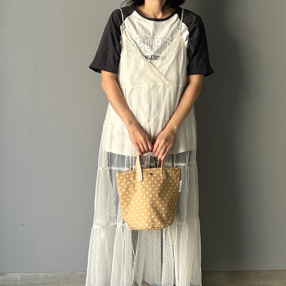 3,500 yen (tax included) "Wipeable" PVC processing (round bottom tote) dot pattern
